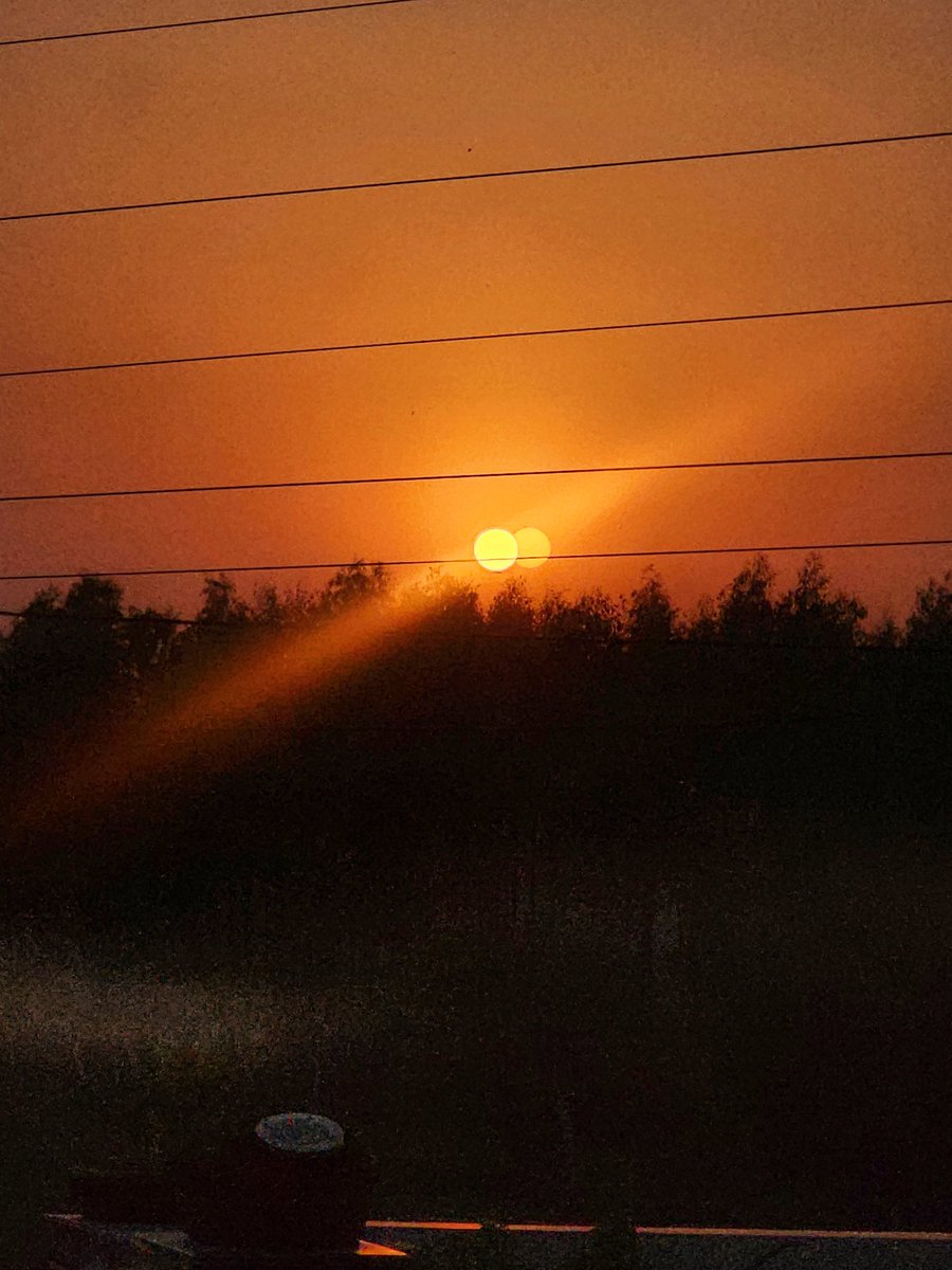 Vadhei's tweet photo. #theme_pic_India_reflections
#theme_pic_India_Sunrise https://t.co/RJCVXy6E48