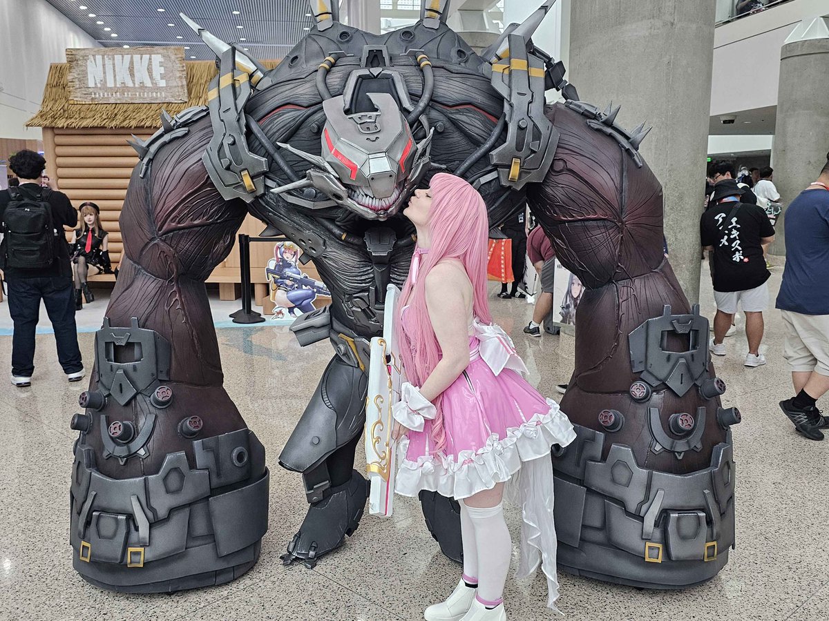 Sterling🔜MomoCon tweet media