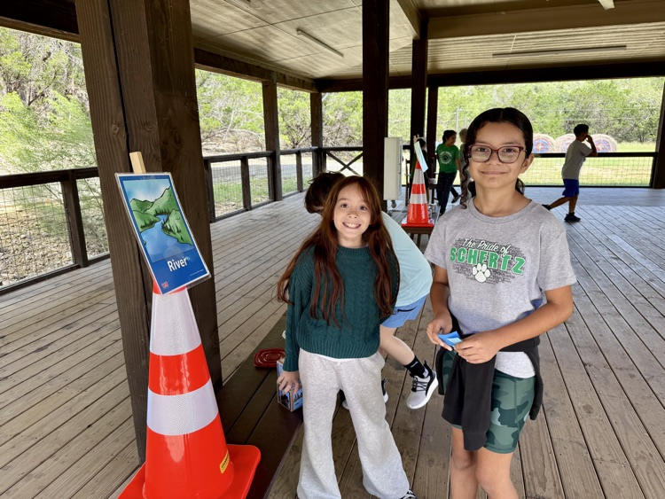 SchertzES's tweet photo. Third grade GT students had an amazing time visiting the Edwards Aquifer Education Center! They enjoyed learning all about the water cycle and how our local water systems work! 💧🌎 Hands-on learning made for a fun and memorable day of exploration! https://t.co/YGGt12TyL5