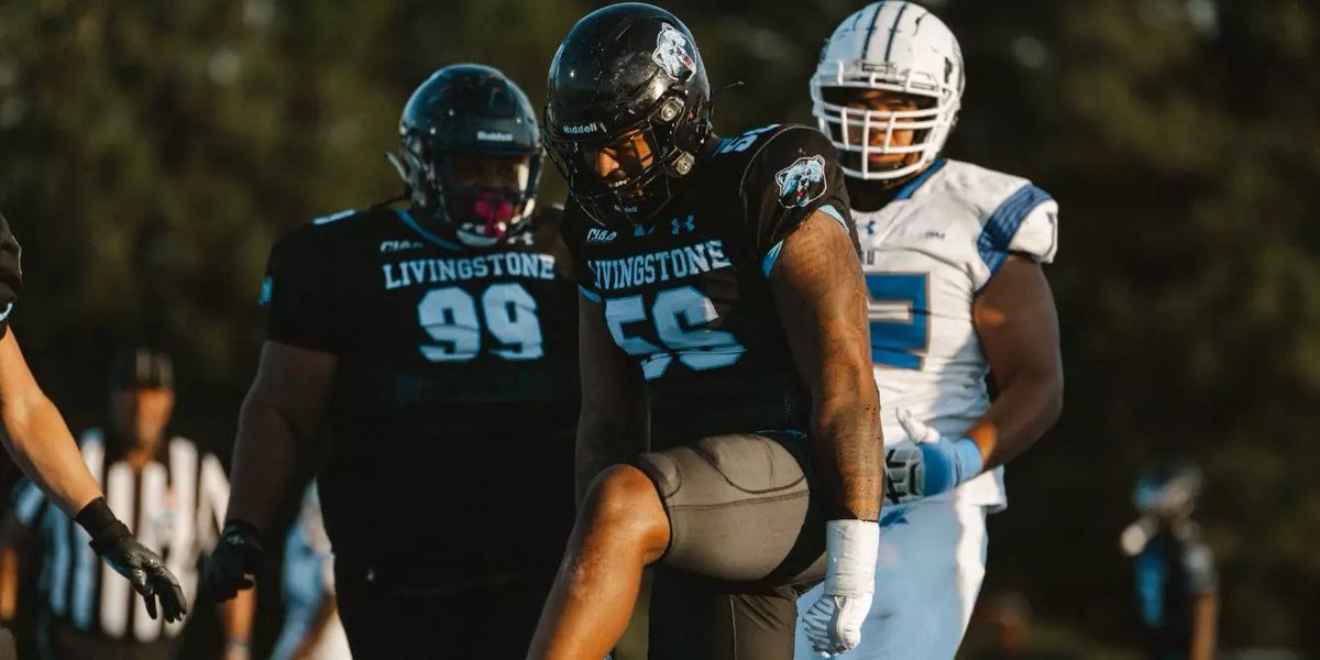 jacobbanks34's tweet photo. Im bless to say i will be continuing my football career at Livingstone College.🔵🐻@CoachHamJr13  #committed #D2 #football https://t.co/YsBQFqTlAW
