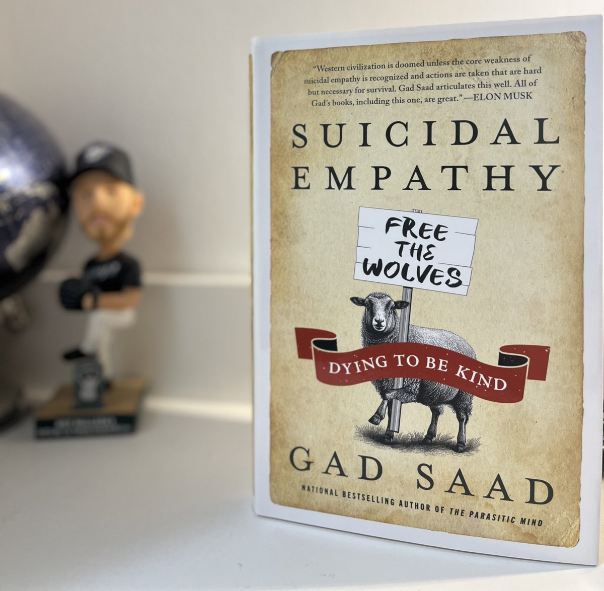 runninggreento's tweet photo. I usually take dust jackets off, but this is too good. 
Excited for this read, thank you!
 @GadSaad 👏☕️ https://t.co/eMyAZ2oGwA