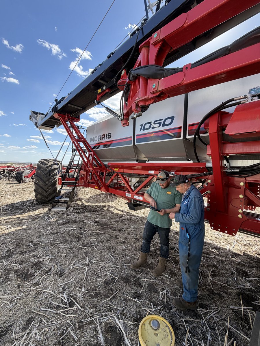 mcc_rab's tweet photo. Really successful start up for this beautiful unit, thank you to Sunwest Acres for there trust during the process of the switch from 9 series to 10 

@Morris_Seeding  @agriterraeq https://t.co/gZ4yVP7AOt