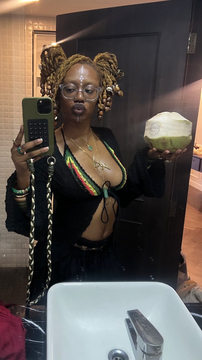 soleyjah tweet media