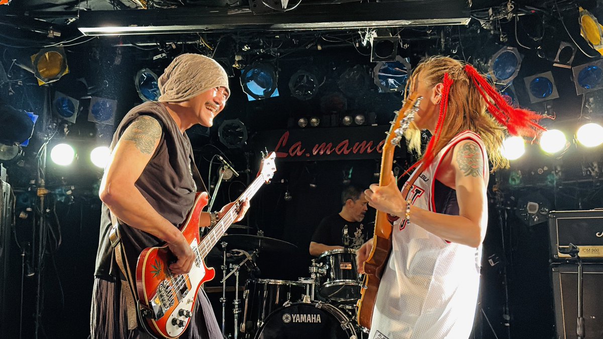 megmin_s's tweet photo. Juz
ロックな🎸とファンクなMUSICきかせてくれた！昨日は撮影お手伝いしたので踊りたい気持ちおさえてカメラ構えてました
新曲Needle Downもいい感じ〜

MONA ROCK
ラストで鍵盤にのりあげたと思ったらマキタの丸鋸で削って火花🔥飛ばしてきてびっくりした！ https://t.co/6DDMg2PbjA
