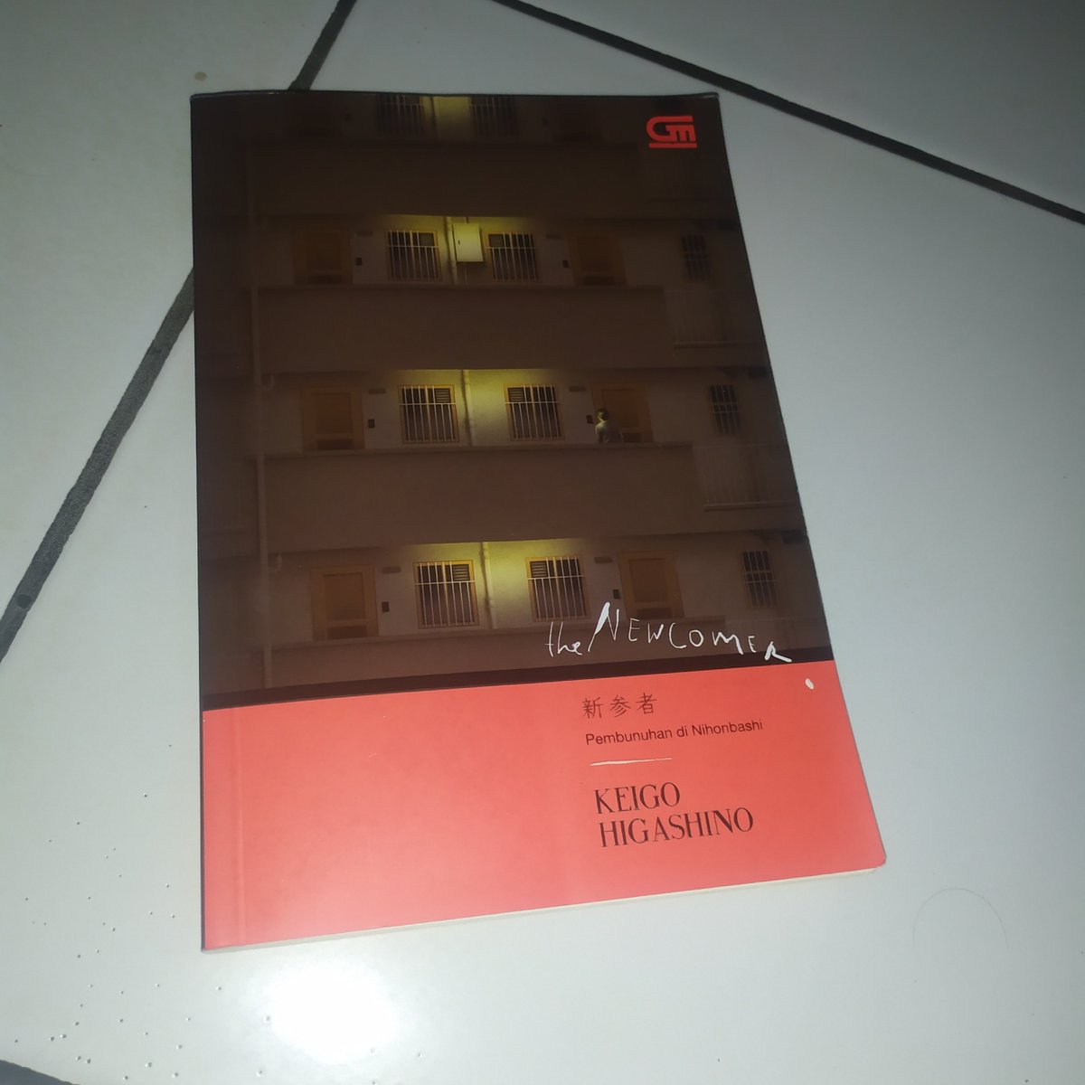 myii_pineapple's tweet photo. 1. Novel Agatha Christie 50k (good condi) 
2. The Newcomer 60k (minus ujung cover) 
3. Di Tanah Lada 65k (good condi) 
4. Marveluna 40k (minus mulai menguning dan ada sedikit coretan di tepi buku) 
5. DG the Mission 30k (minus mulai menguning dan ada lecekan dari awal beli) https://t.co/jifw7JhuAz