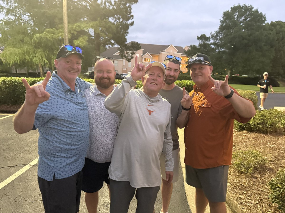 UTexasEquipment's tweet photo. Congratulations to Texas Athletics HOF member Chip Robertson on being inducted into the SEC Equipment Hall of Fame after many years of dedicated service. 🤘

For Texas, you did. 🤘￼￼￼￼ https://t.co/DeF7HzGR5r