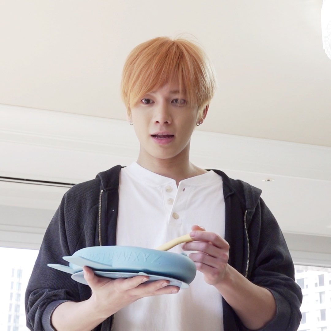 코드 tweet media