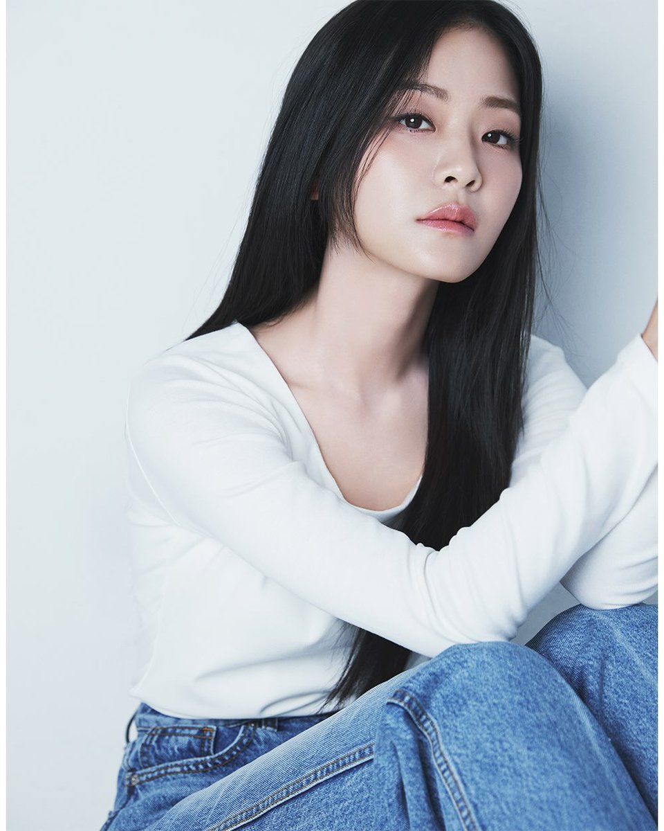 sfyuletters's tweet photo. 정수빈, 새 프로필 공개…‘청초+시크’ 도회적 비주얼 
🔗 https://t.co/N0Sg4EWyXf https://t.co/BbXt0Y2pxf
