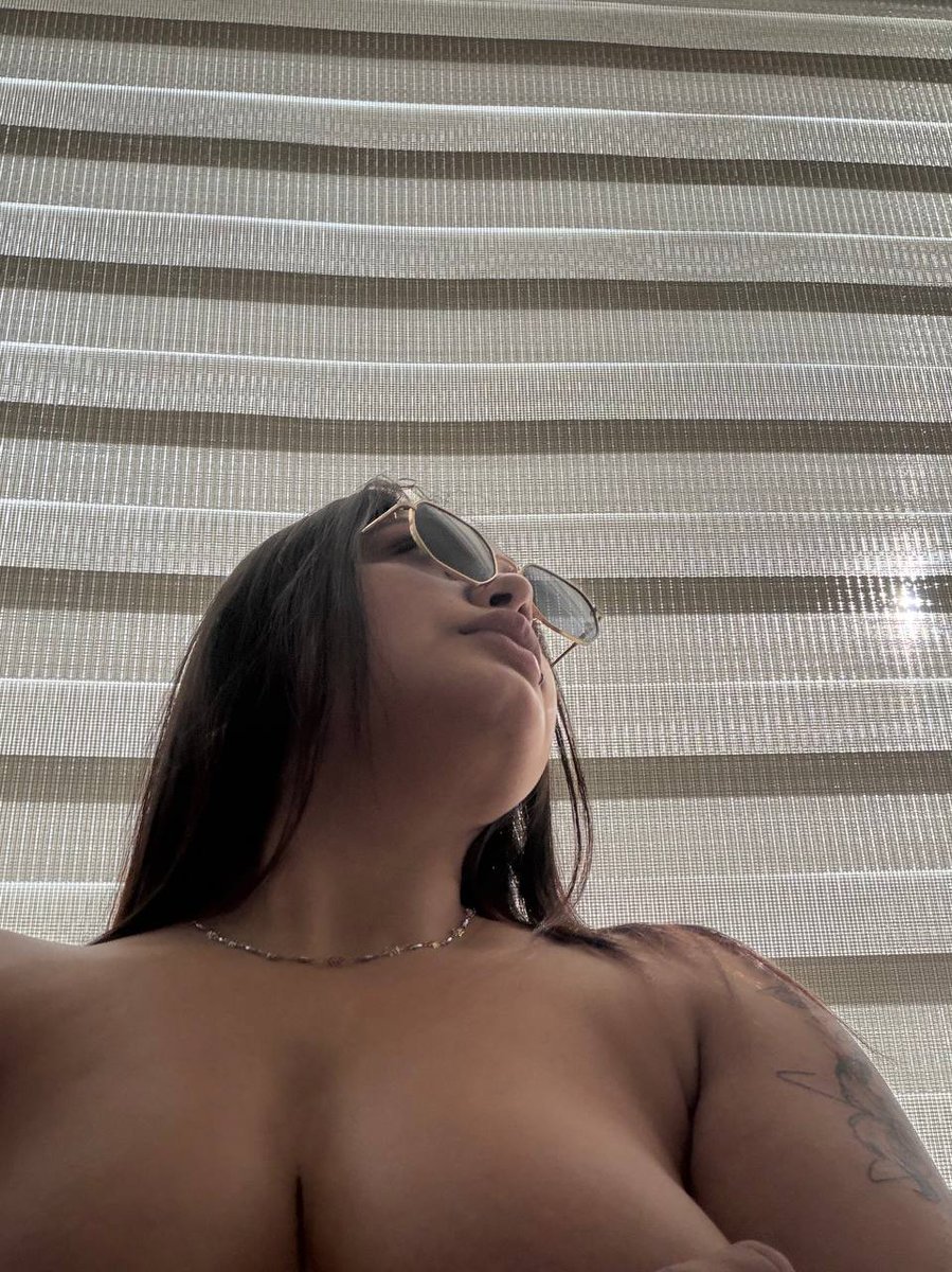 tokiocol's tweet photo. @JuicyMomx That's not chubby that's perfect! I am chubby https://t.co/MA6ZV29WTs