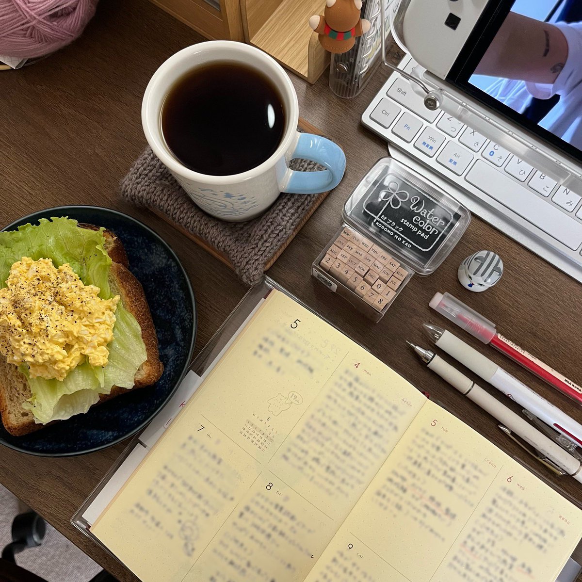 bouchan7777's tweet photo. やりたくないことをやらなければいけない日は必ずご褒美をあげるようにする。ガチャポン1回する、ミスド1個買うとかでいい。
体はちゃんと覚えている。 https://t.co/T1AuC3LWJN