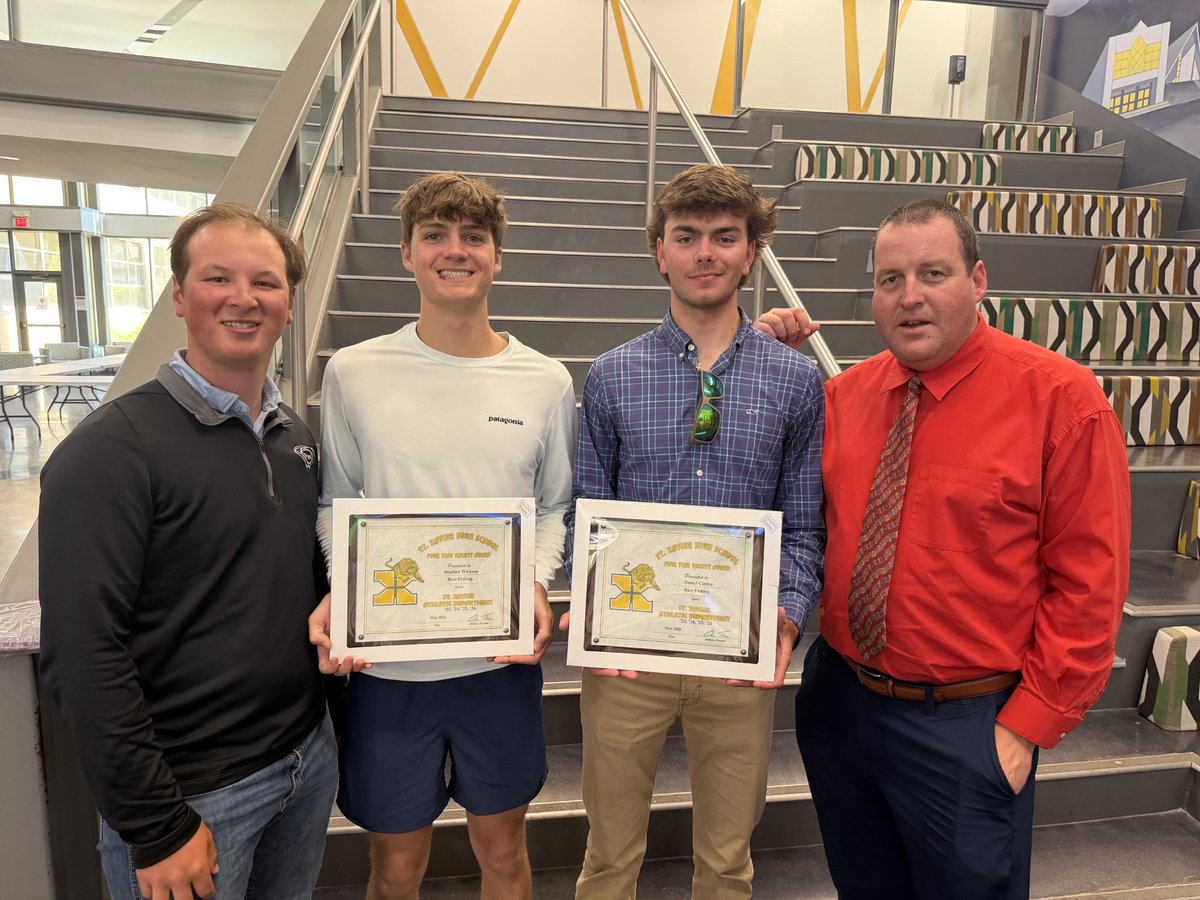 StXBassFish's tweet photo. Our Seniors!! Thanks for everything guys!! All the best as you move onward to the next phase. https://t.co/Q8D6VlD26d