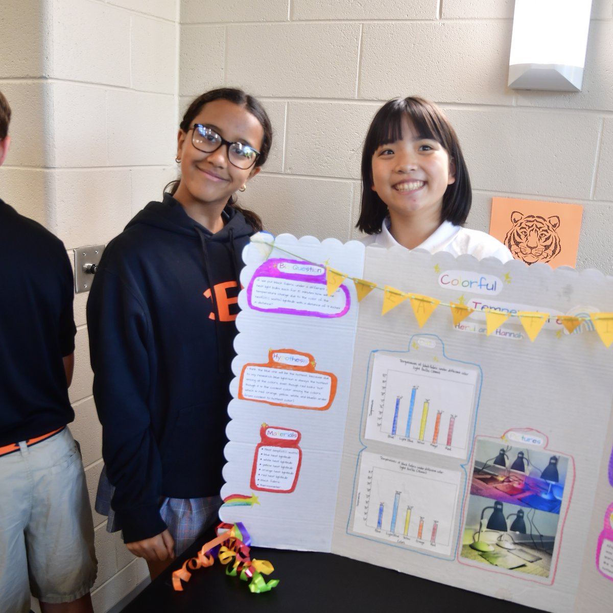 Ensworth's tweet photo. Yesterday’s Grade 5 STEAM Fair featured an impressive range of creative ideas, thoughtful research, and exciting discoveries. After exploring questions and testing hypotheses, students shared their findings on a variety of engaging topics. We are so proud of the hard work 🤩 https://t.co/pvfbuVfNqW