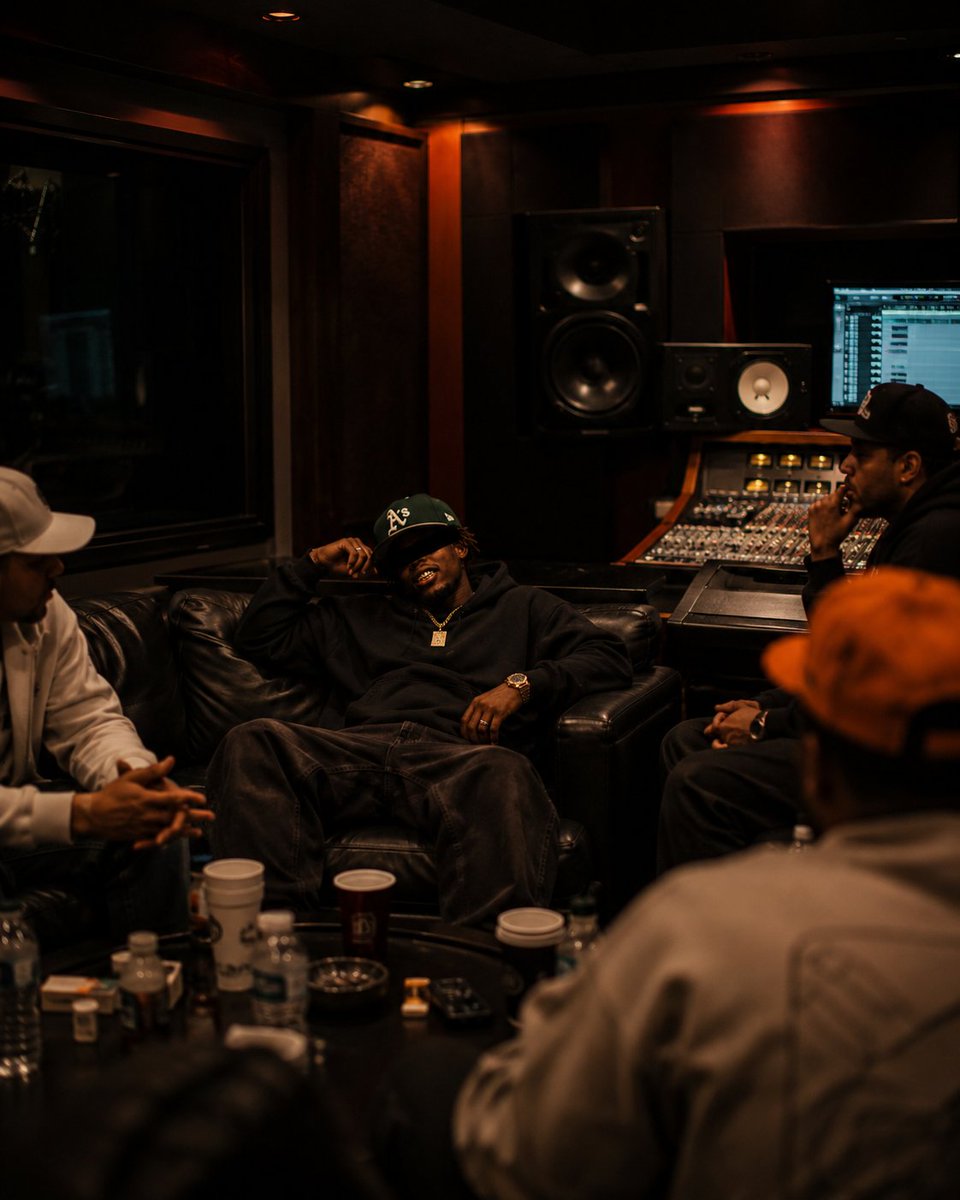 jaedice7's tweet photo. Late nights in the studio turned into lifestyle 🎙️
"If you hear pain in the music, that's because I lived it." https://t.co/mLkaaXWkzJ