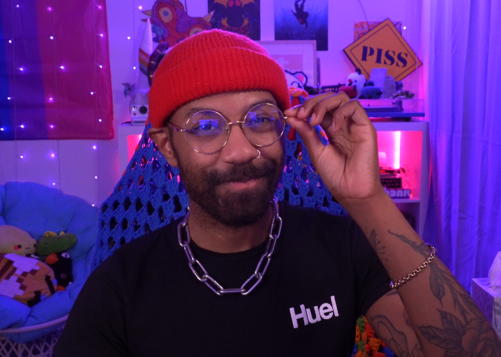 blizzb3ar's tweet photo. Local piss streamer goes live and commits many crimes. More at 9pm CT.

https://t.co/UgREY7ZcOV https://t.co/klenydmxfU