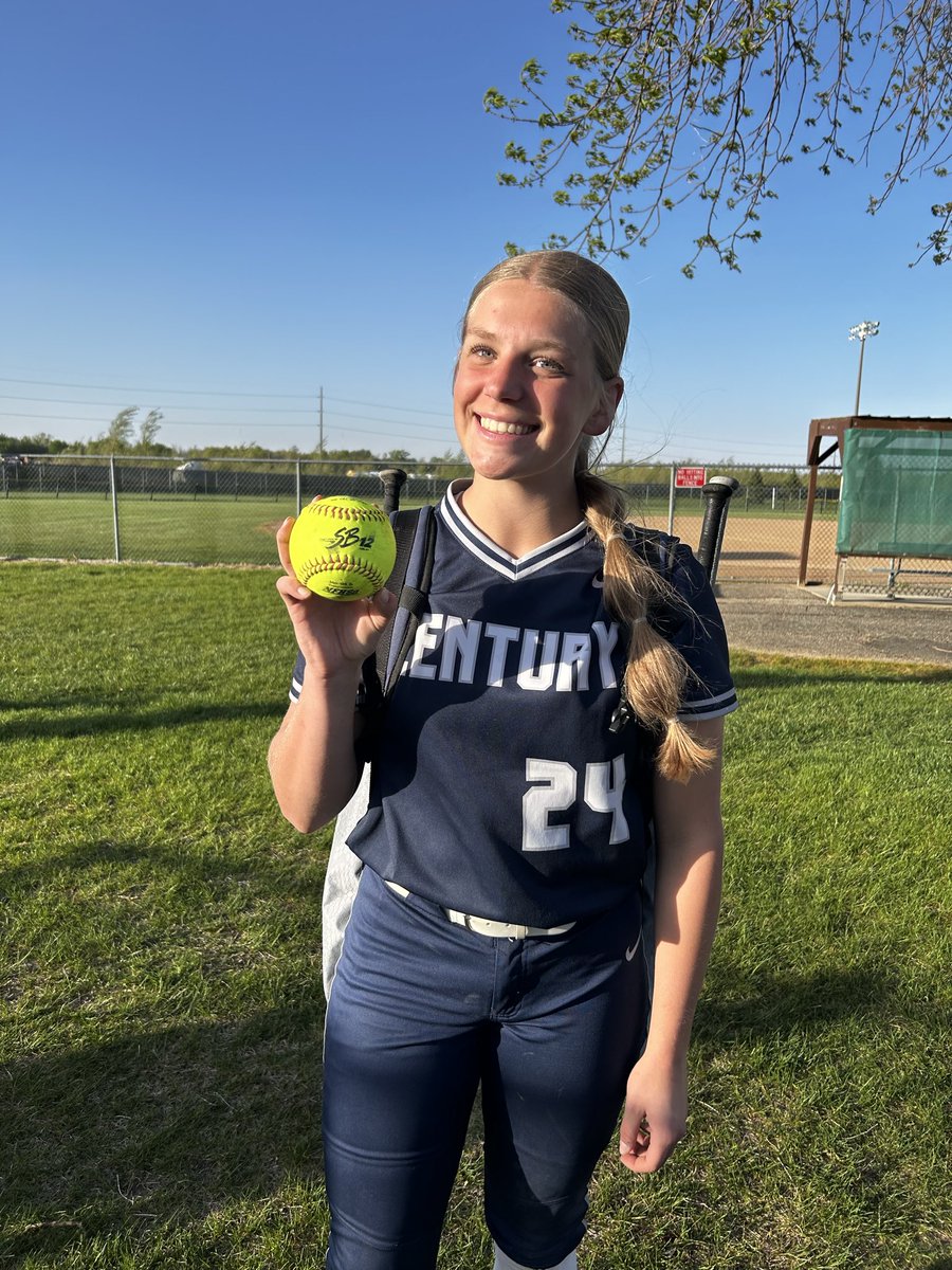 BuchmannChad's tweet photo. Crushed her 3rd conf HR of the season tonight: fun watching this team. https://t.co/ucqbuLHlix
