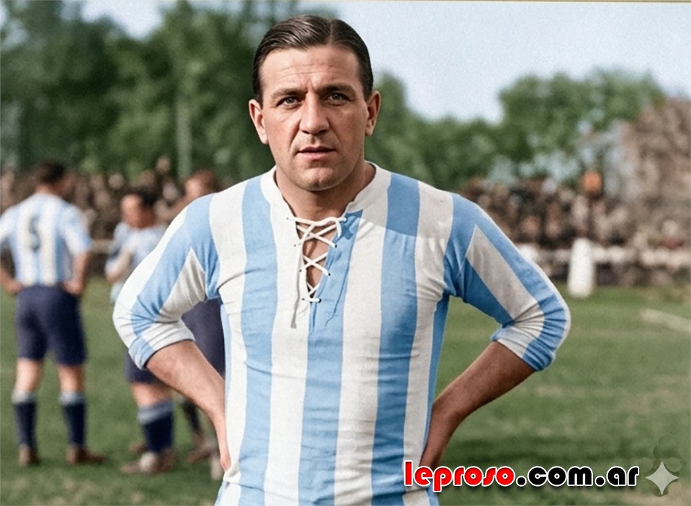 LeprosoAr's tweet photo. EN EL AÑO DEL MUNDIAL 2026
Vamos a repasar los leprosos de selección

🇦🇷 COPA AMERICA 1921 🏆 Campeón
⚽️ADOLFO CELLI - "EL ALEMÁN" - defensor
31/12/1896 - 23/02/1968
🔴⚫️ 1917-1924

Se retiró en 1924 por una grave lesión (fractura de tibia y peroné) en un Argentina-Uruguay. 
Después fue un histórico DT de Newell's.

Para mayor información les recomiendo esta nota de "EL LEPROSARIO" N° 3 de @cunadeases  👇
https://t.co/uzUVnsmSrF
