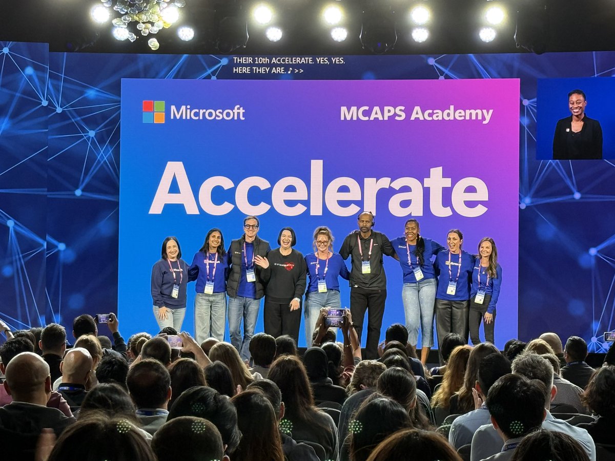 AmandaTrouba's tweet photo. What a week. So proud of this team and the heart they poured into creating an experience for our new hires that felt so intentional and seamless ♥️💚💙💛#MicrosoftAccelerate #PureMagic #Sparkle #MCAPSAcademy https://t.co/hhnTAxYaPI