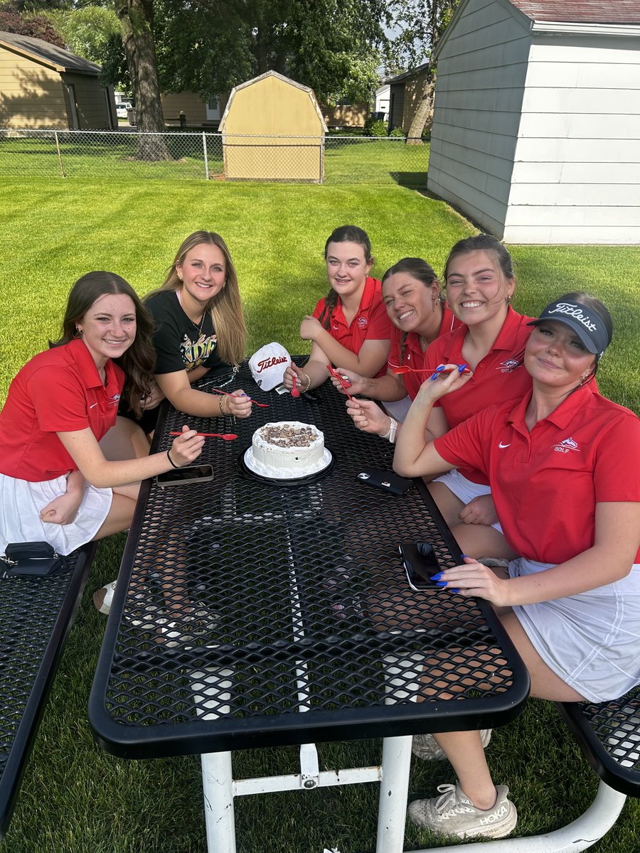 DCG Girls Golf tweet media