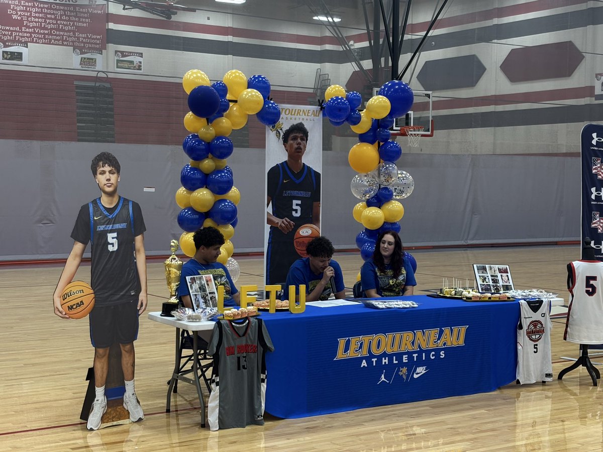 EV_Hoops's tweet photo. So proud of seniors Isaiah Villegas and Cameron Sanford!  Zay signed with LeTourneau University and Cam with Cornell College.  They are gonna be great students, teammates and players.  Thanks for all you have meant to EV Hoops. #patriotsforever  @IsaiahVill08 @camwitdashifts_ https://t.co/DPoXmaAHVq