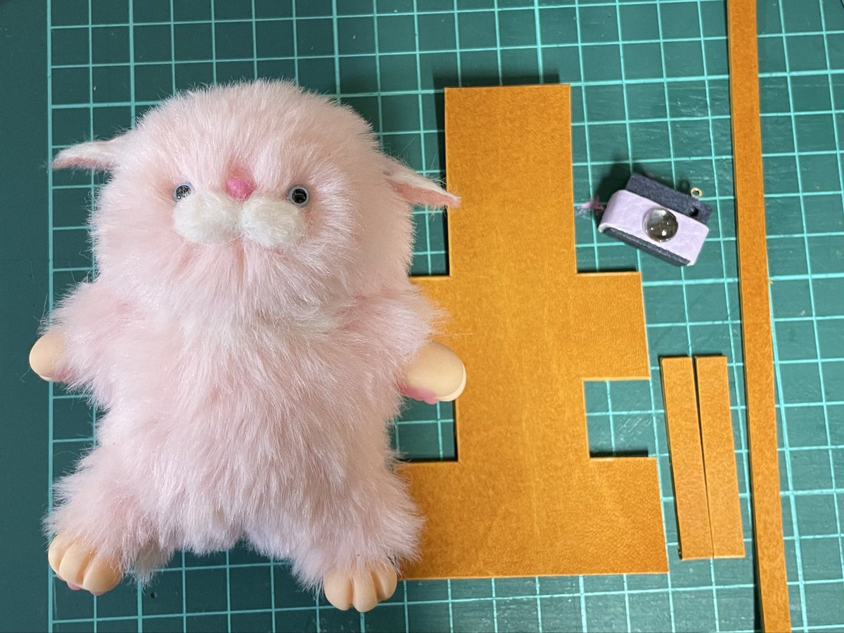 オーダーの子の小物作り中〜☺️ #ハンドメイド #ハンドメイド好きさん