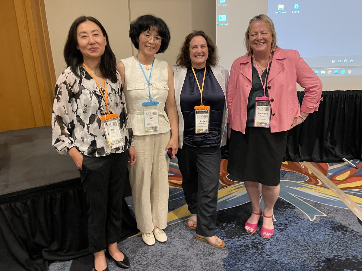 neuroadipo's tweet photo. Great talks in this session today. Adipose, nerves, hypertension and gene expression networks were themes. #LinZhu @YangLabUCLA @carhedd https://t.co/e1mv9Eyfjv