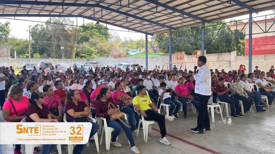 snteseccion32's tweet photo. En la Huasteca veracruzana, donde la tradición, la identidad y la calidez de su gente forman parte de la vida diaria, el magisterio volvió a encontrarse desde algo que también une: el deporte.

https://t.co/qdB7RP33WB

#SNTE32 #EquipoPolítico https://t.co/jI0OeJuRhQ