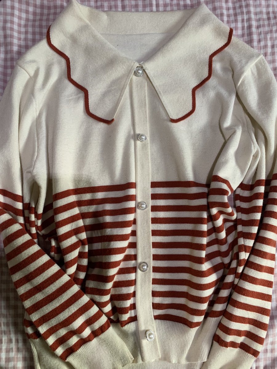 studning's tweet photo. preloved cardi salur 30k https://t.co/XVkNXHvHFD