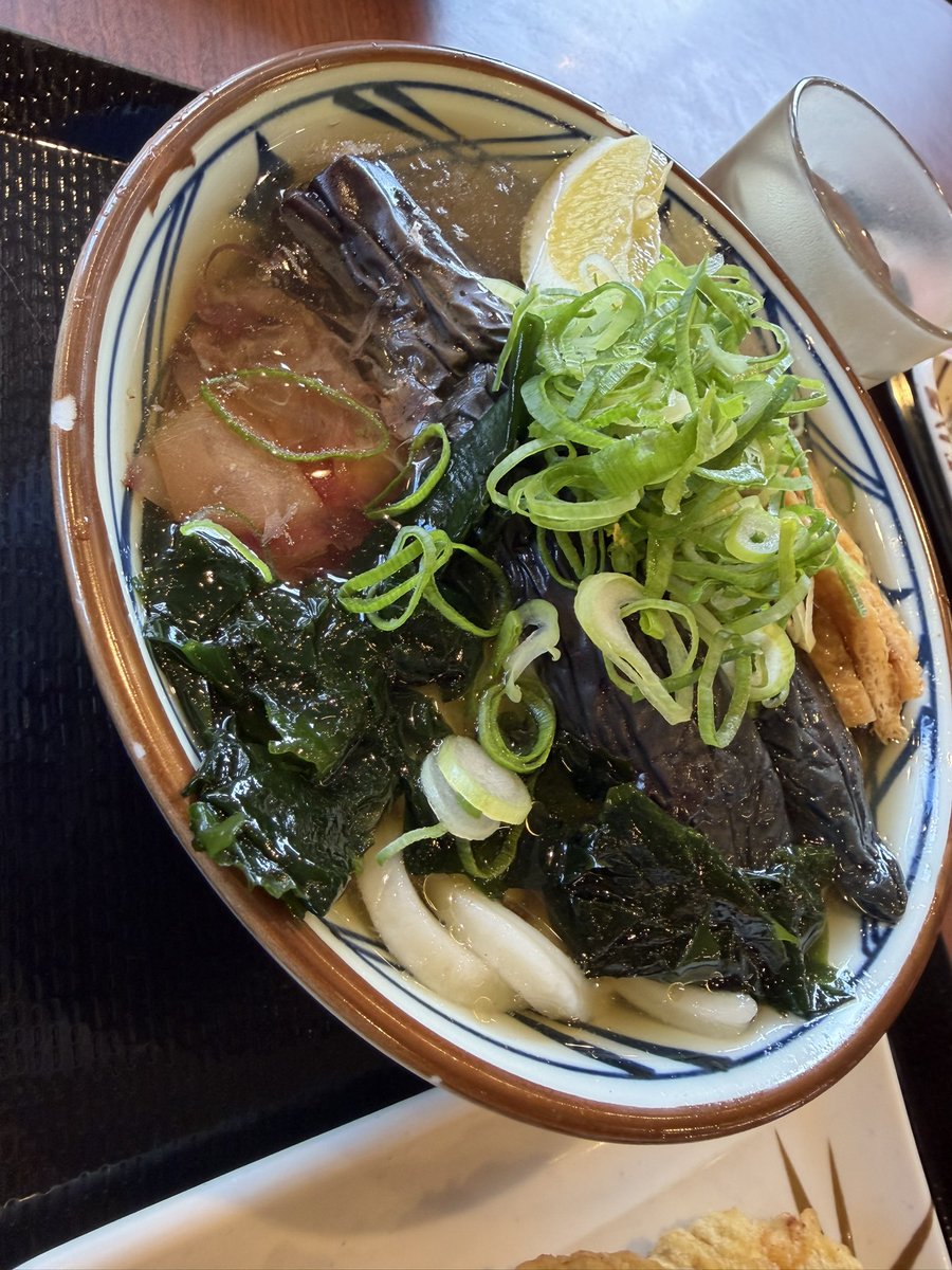 『猫ひろしⓇ 🍜が好きだけど控えている男🤢』 tweet media