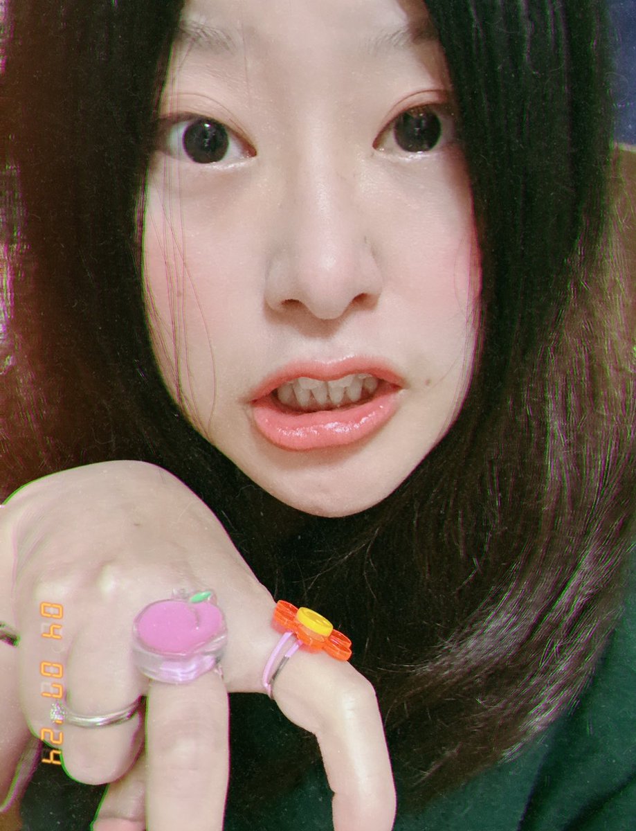 一時期この ピースをハニちゃンが しまくッててわいもハマッてた🤣♡笑