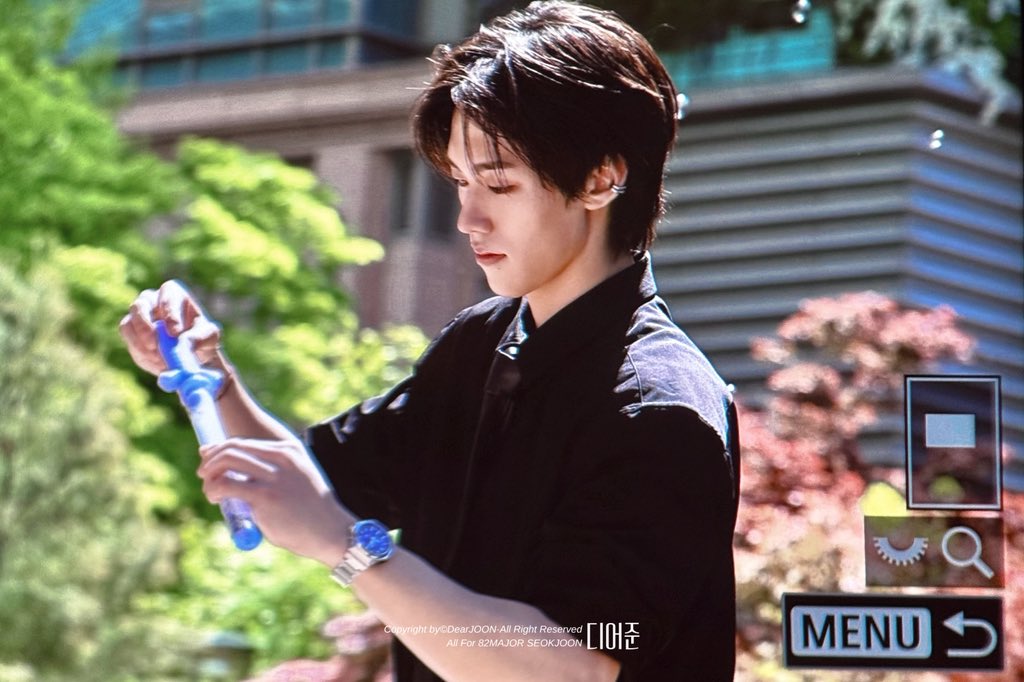 디어준 tweet media