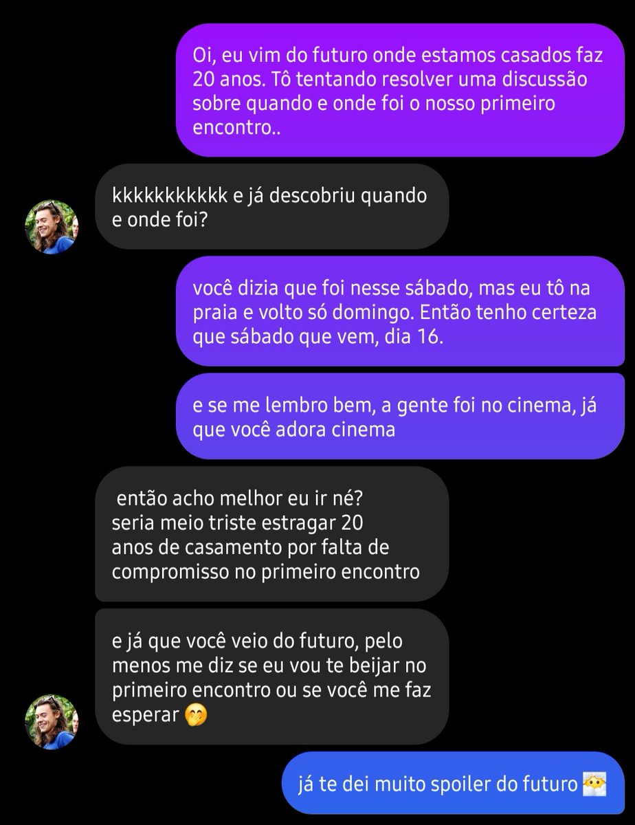 canyontmlnsonn's tweet photo. mini au #larry onde louis só precisava responder um story normalmente mas decidiu ser engraçadinho só  pra chamar atenção de harry https://t.co/XZ3bvY6or3
