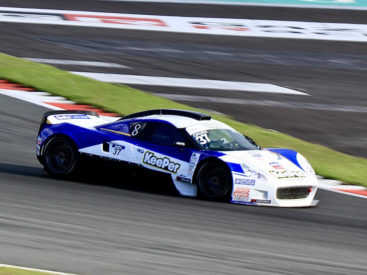 amspeed_m's tweet photo. インタープロトシリーズPOWERED BY KeePer 第1･2戦

No.37  K-Design
牧野 任祐 選手

ヘルメットを被り戦闘態勢に切替わる瞬間がカッコいい⚡️

#インタープロト 
#IPS https://t.co/3Cc35zIpWv