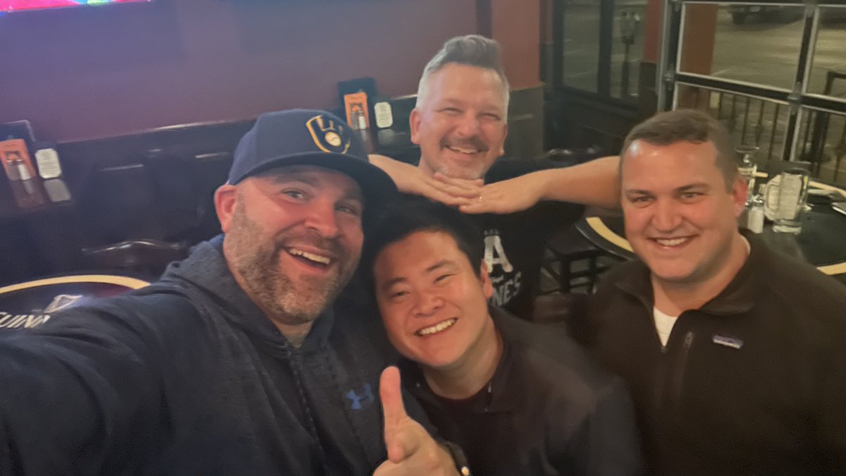 hank 🇰🇷 tweet media