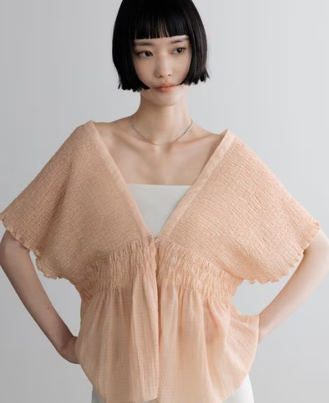 LOWRYSTWIT's tweet photo. ＼📣 本日からand ST 20%還元スタート／

人気のシャーリングビスチェが 今年は"ショート丈"になって新登場✨
腰位置が高く見えるから、デニムもスカートも 合わせるだけでスタイルアップが叶います。

🔗https://t.co/9VbLAdPfpU https://t.co/mKgr5xhLyr