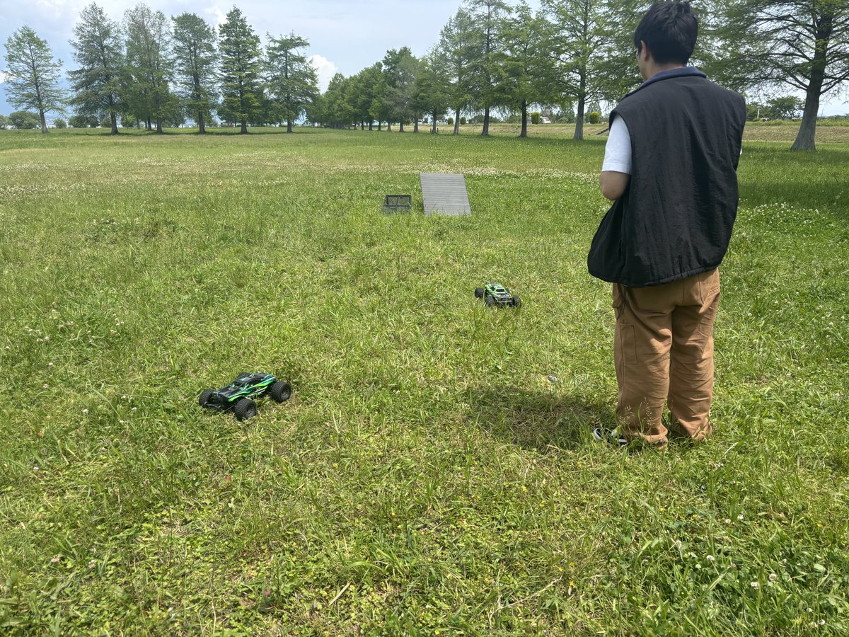 hobby_ks's tweet photo. 本日は
購入をご検討のお客様へ
出張でデモ走行
楽しんで頂けたようです🤩 https://t.co/q1gFl8UM5f