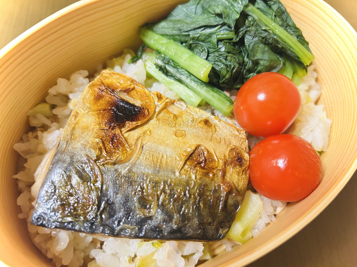 udlbb's tweet photo. お弁当

鯖の塩焼き
小松菜のおひたし
トマト
ツナとブロッコリーのピラフ

#お弁当 #お弁当記録 #料理好きな人と繋がりたい #曲げわっぱ #お弁当作り #お弁当作り楽しもう部 https://t.co/WFnmuXyhqa
