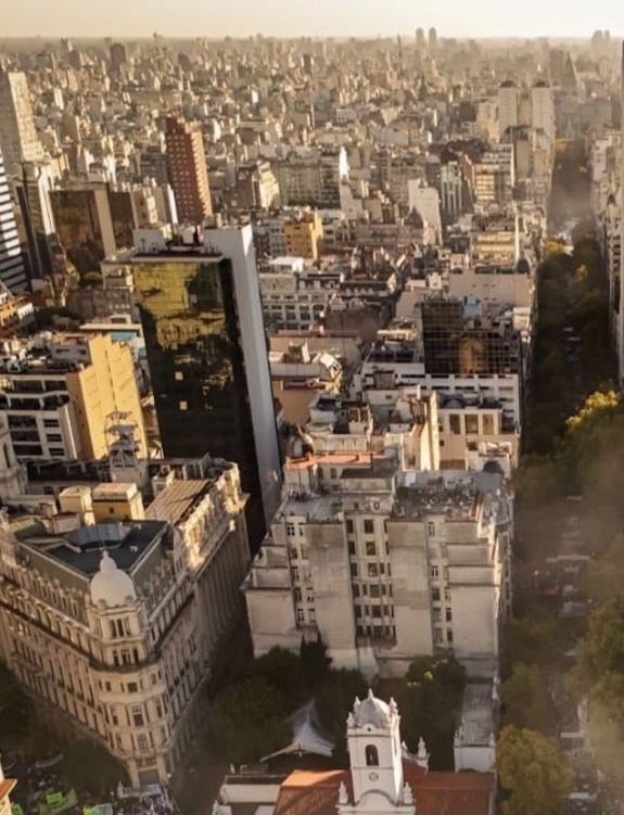 NicolasFioren's tweet photo. La marcha / La marcha si el dron lo maneja Oría. https://t.co/tA9oUNaqES