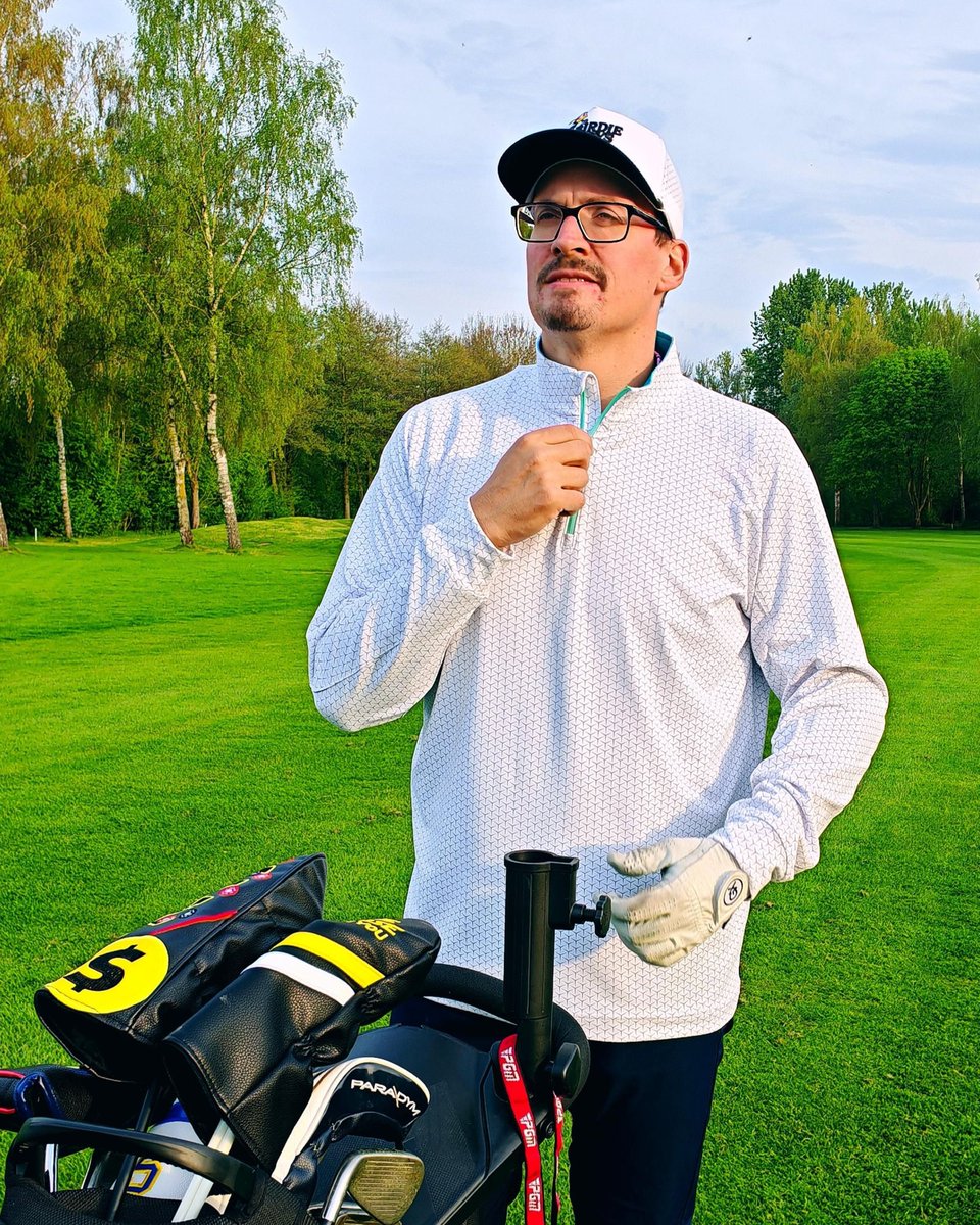 GolfDeolax's tweet photo. Swing freely, stay comfortable. The quarter zip’s stretchy fabric moves with you—no restrictions, just pure golf joy. Because the best rounds feel as good as they look. https://t.co/79pylr9xVj