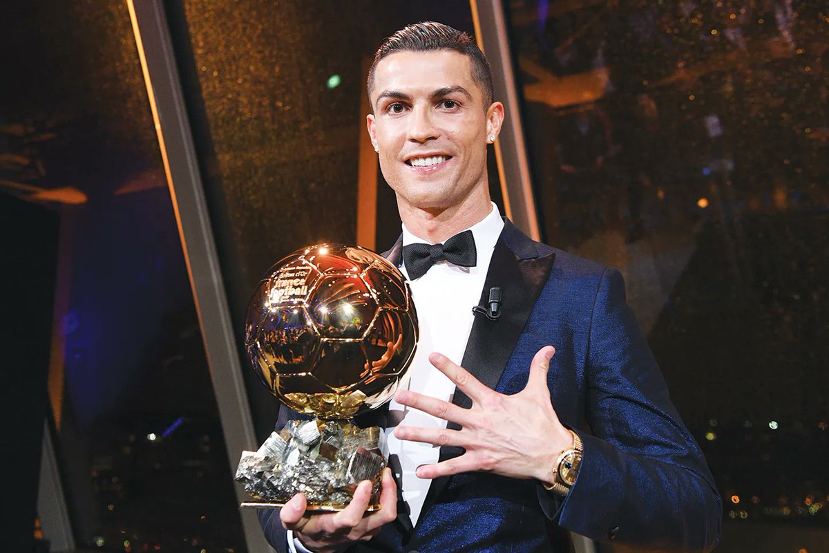 MadridXtra's tweet photo. 1st Ballon d’Or                              5th Ballon d’Or https://t.co/f0QGMCgykN