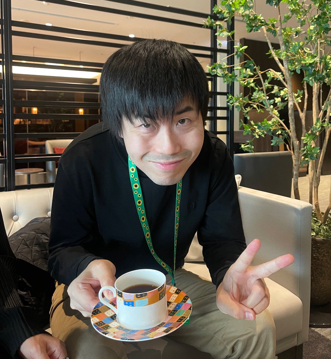 JALラウンジで、ヘラルボニーカップでコーヒーを飲みました。 真の創業