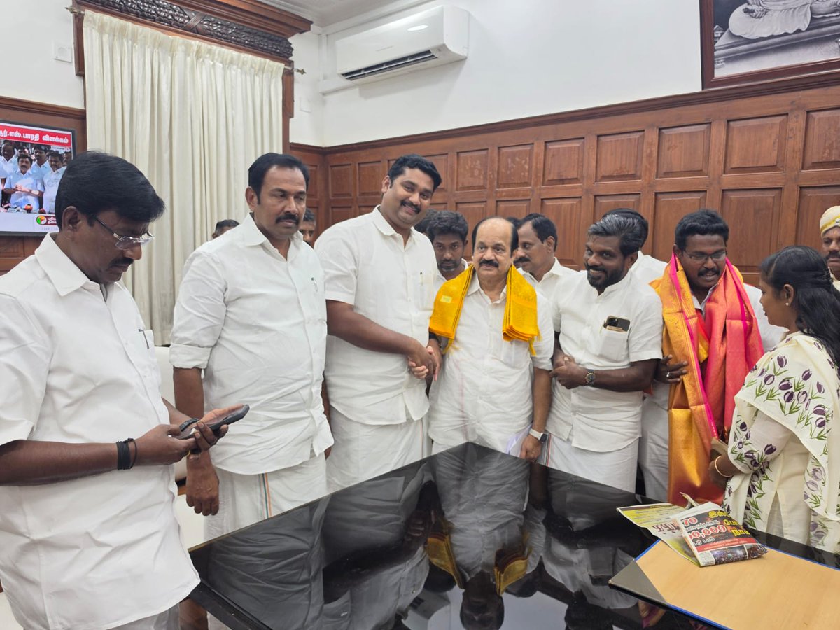 JmYounoos MLA tweet media