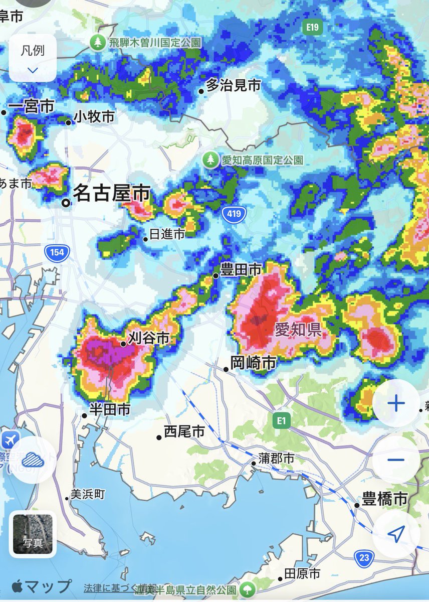 sugi69's tweet photo. 赤いところ雨、雷ヤバい https://t.co/1yaknPRLRm