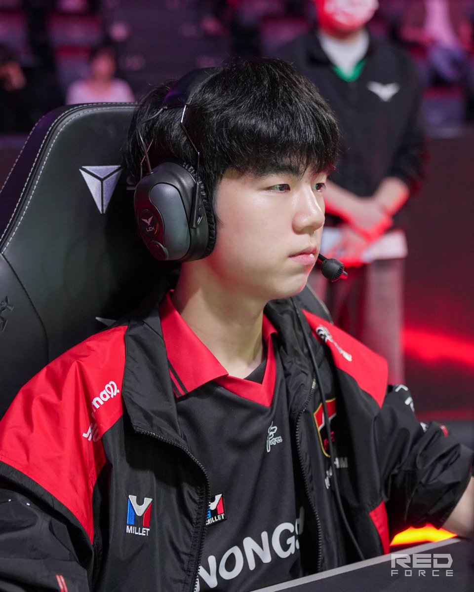 NS RedForce tweet media