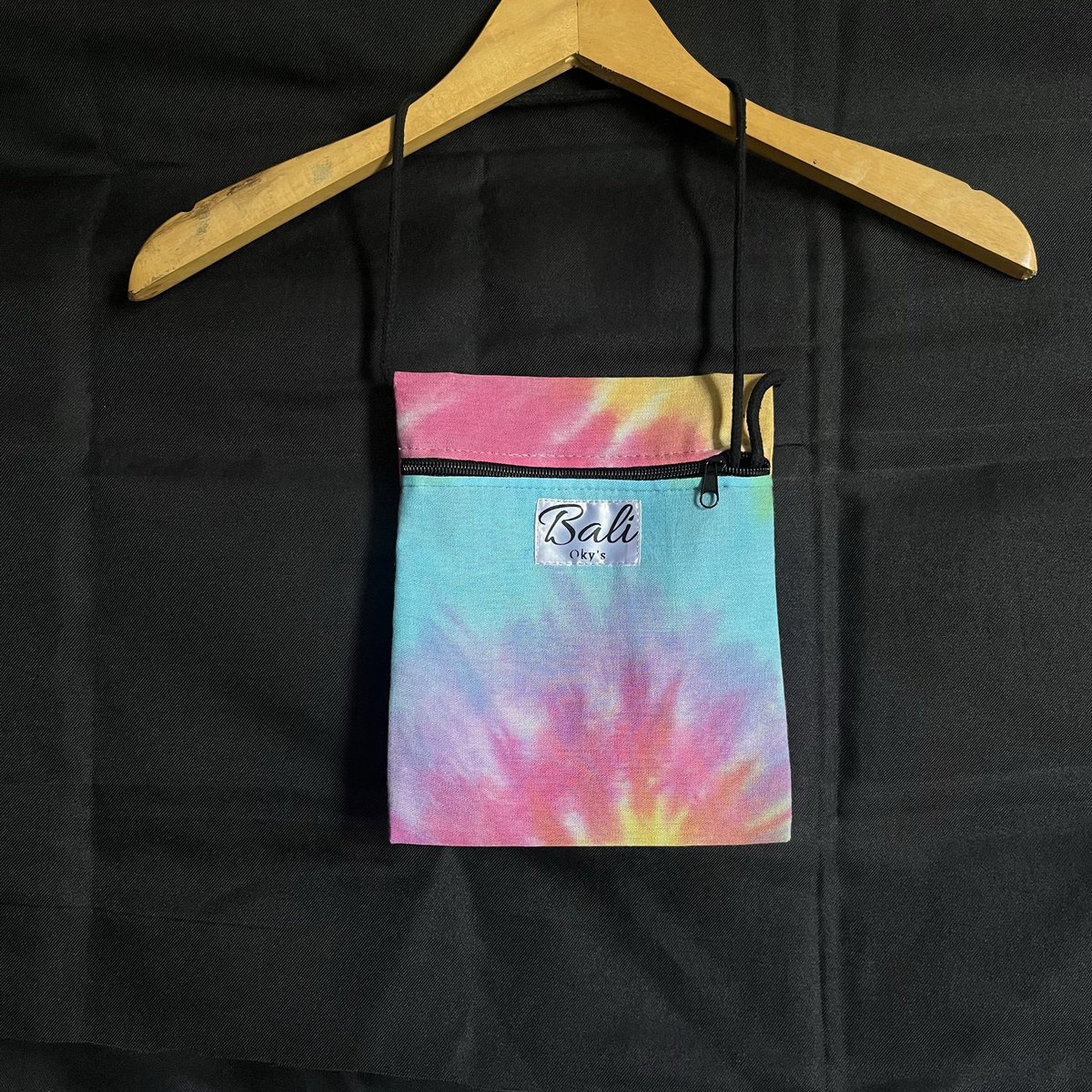 nottyourrmine's tweet photo. hyy yg mau cari tas oleh oleh, tas buat souvenir, buat ngasi gift, buat ngasi bocil bocil ponakan dll bisa bgt ya bisa order grosir juga yuu buruan di orderr🫵🏻 harga ga sampe 15k coyyy👀 #tasoleholeh #bali #tasgajah #oleholehbali https://t.co/N2DHb4cQ28