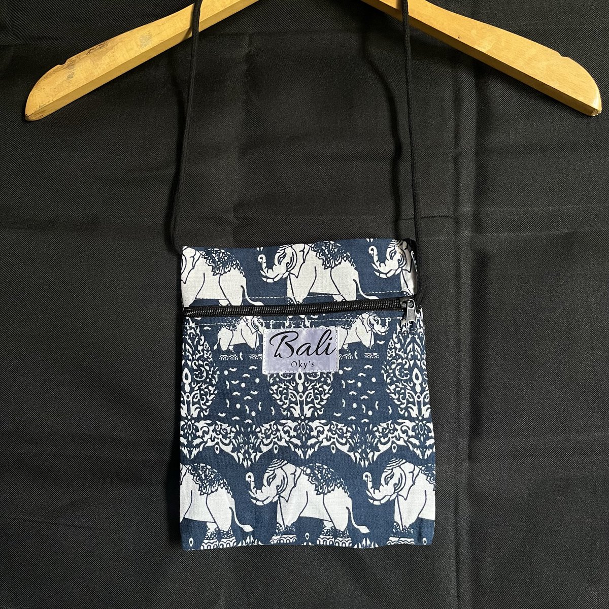 nottyourrmine's tweet photo. hyy yg mau cari tas oleh oleh, tas buat souvenir, buat ngasi gift, buat ngasi bocil bocil ponakan dll bisa bgt ya bisa order grosir juga yuu buruan di orderr🫵🏻 harga ga sampe 15k coyyy👀 #tasoleholeh #bali #tasgajah #oleholehbali https://t.co/N2DHb4cQ28