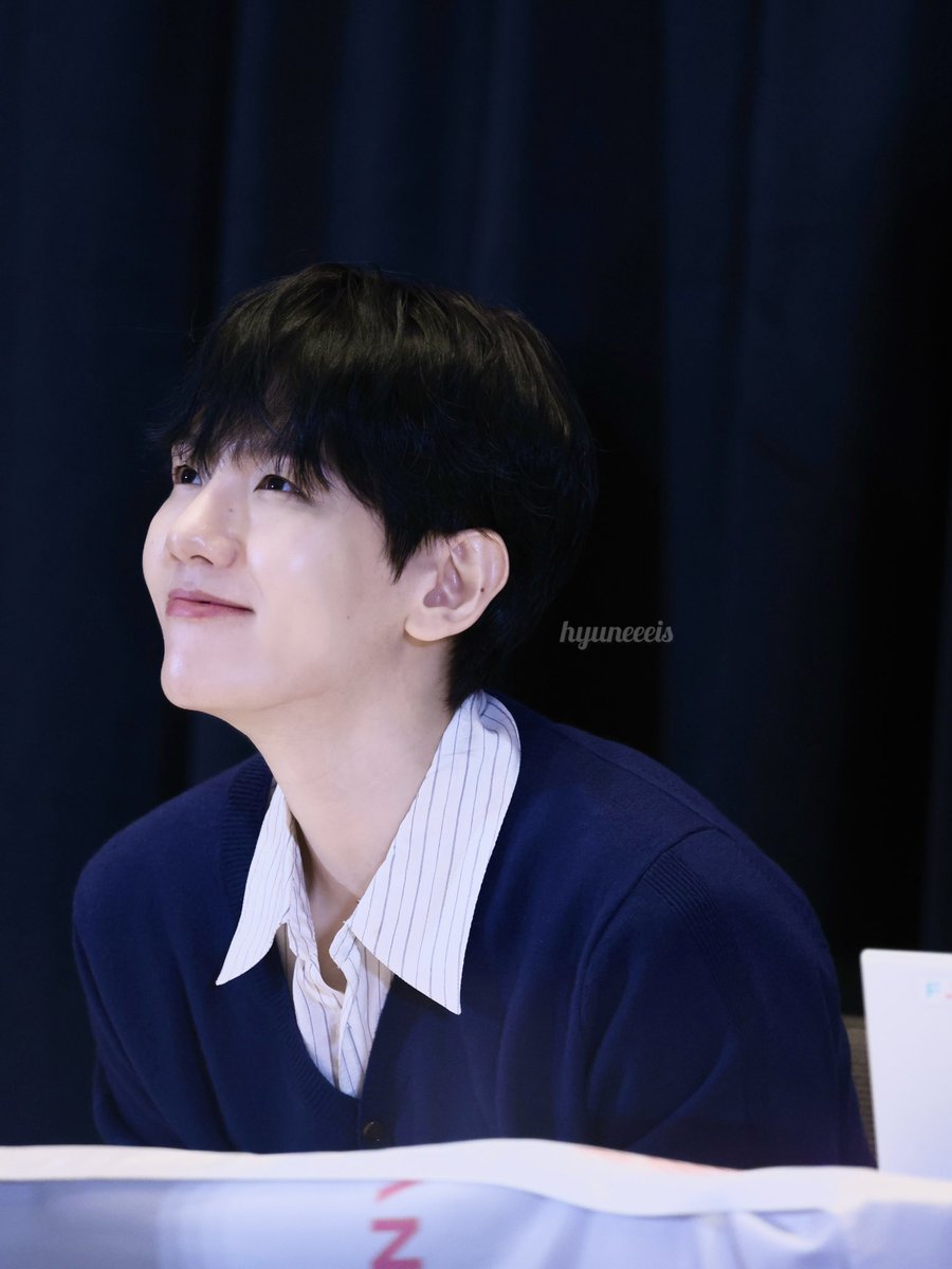 luvmybbh's tweet photo. 사랑하는 백현시 🫶🏻 
05 : 06 https://t.co/rVXzMrWDbq