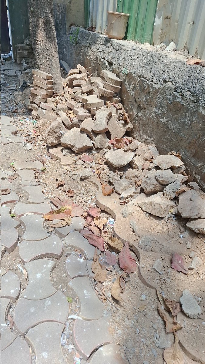 shsmsh69's tweet photo. @mahanagargas its 10 months, no action to resurface area dugged inside society. Numerous calls only assurances given. Horrible service. Complaint escalated every time, no response. This needs 2b fixed immediately as once rains come entire bldg will b flooded @supportmahanagargas https://t.co/LzckEDFgul