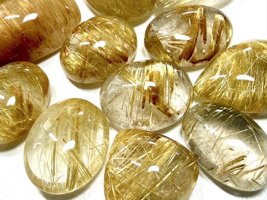 眩い輝き✨！ 黄金のルース ルチルクォーツ！！ 金運も上がります