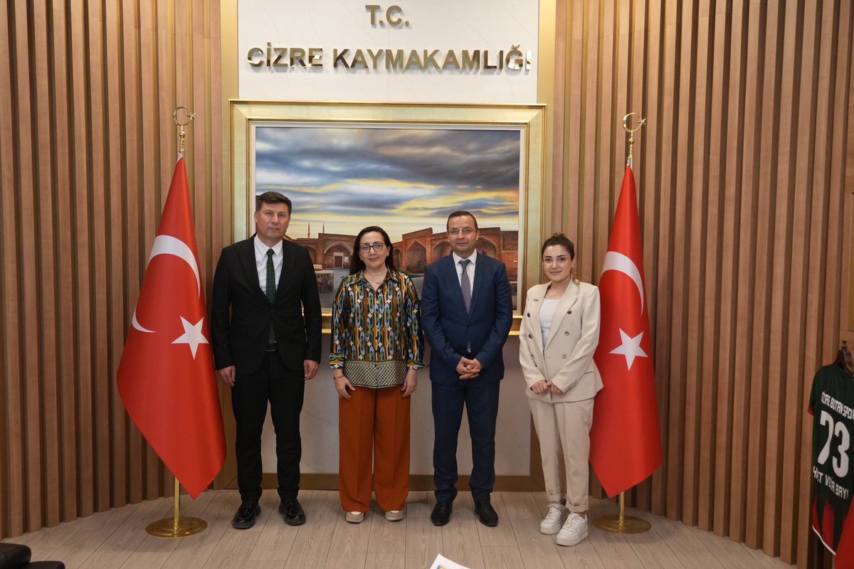 CizreKaymakamlk's tweet photo. Cizre Kaymakamlığı himayesinde, İlçe Millî Eğitim Müdürlüğü ve Türk Kızılay Cizre Şube Başkanlığı koordinesinde düzenlenen “Cizre Aile Akademisi Seminerleri” kapsamında Aile Danışmanı ve Yazar Semra Aydın, veliler ve öğrencilerle buluştu.✨ https://t.co/bcKHiIwFZA
