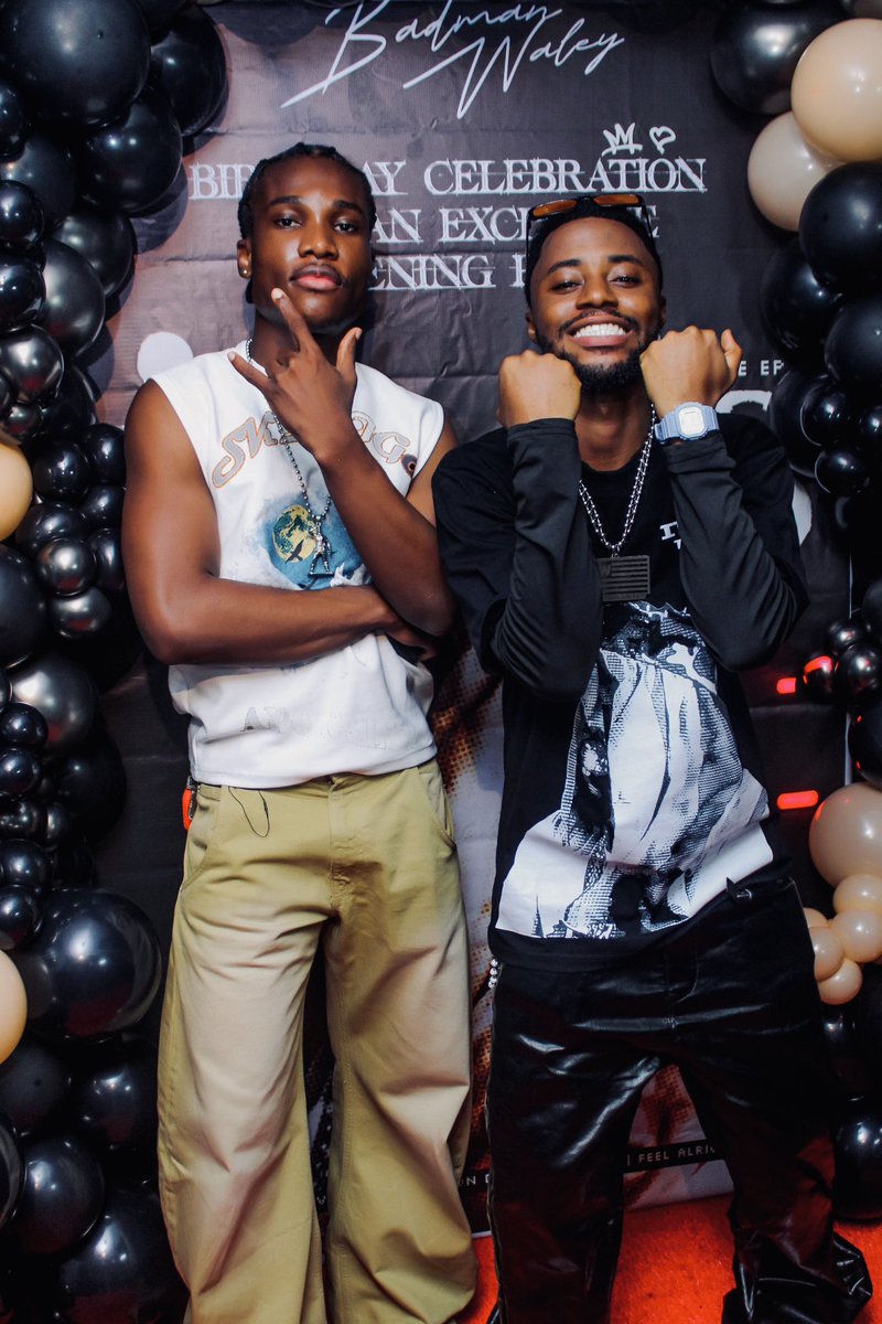 badmanwaley's tweet photo. #itis #epoutnow #eplisteningparty #daway https://t.co/Zn0tRi7DTT
